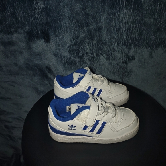 ADIDAS Toddler size 9K - Picture 2 of 4